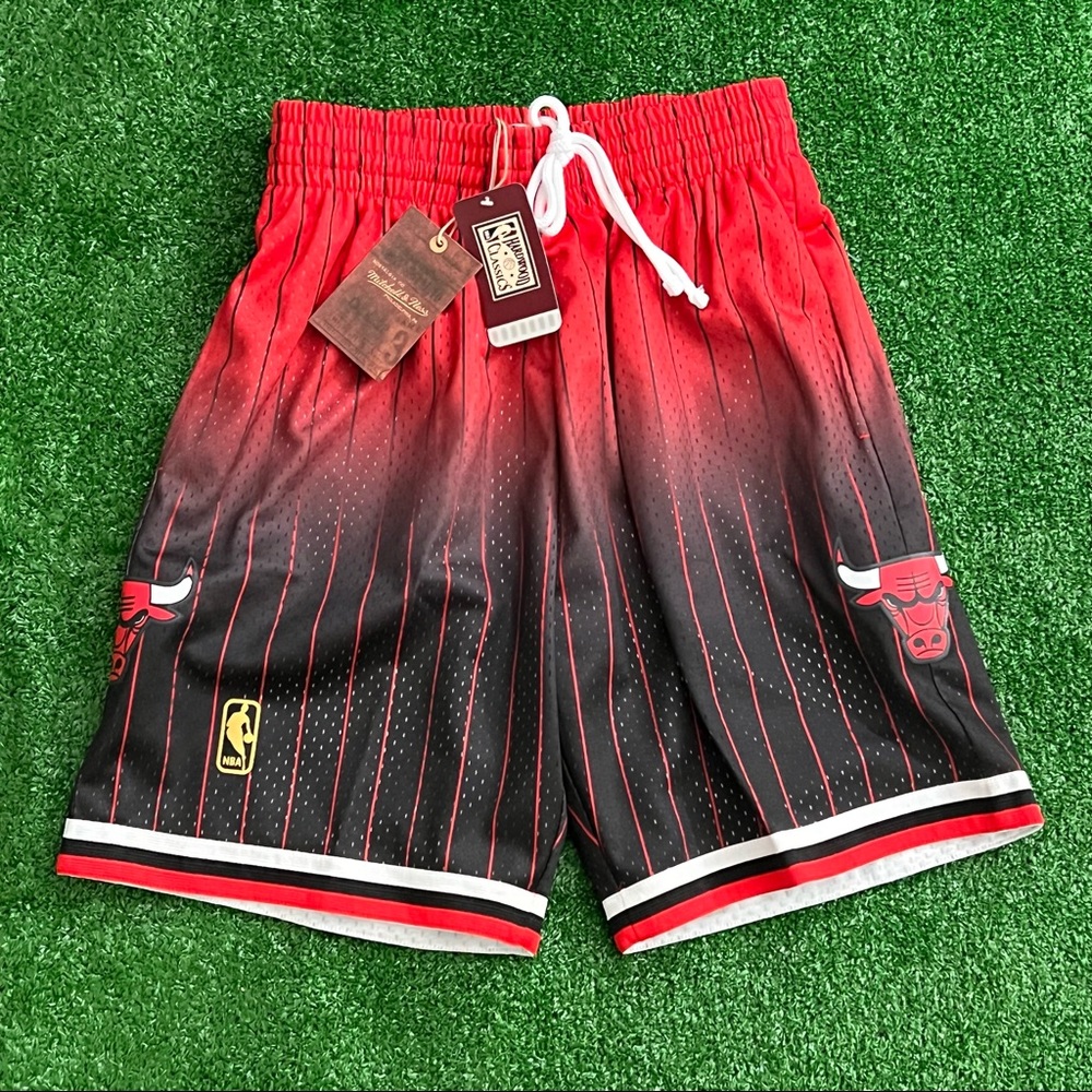 Chicago Bulls Mitchell & Ness Swingman Shorts